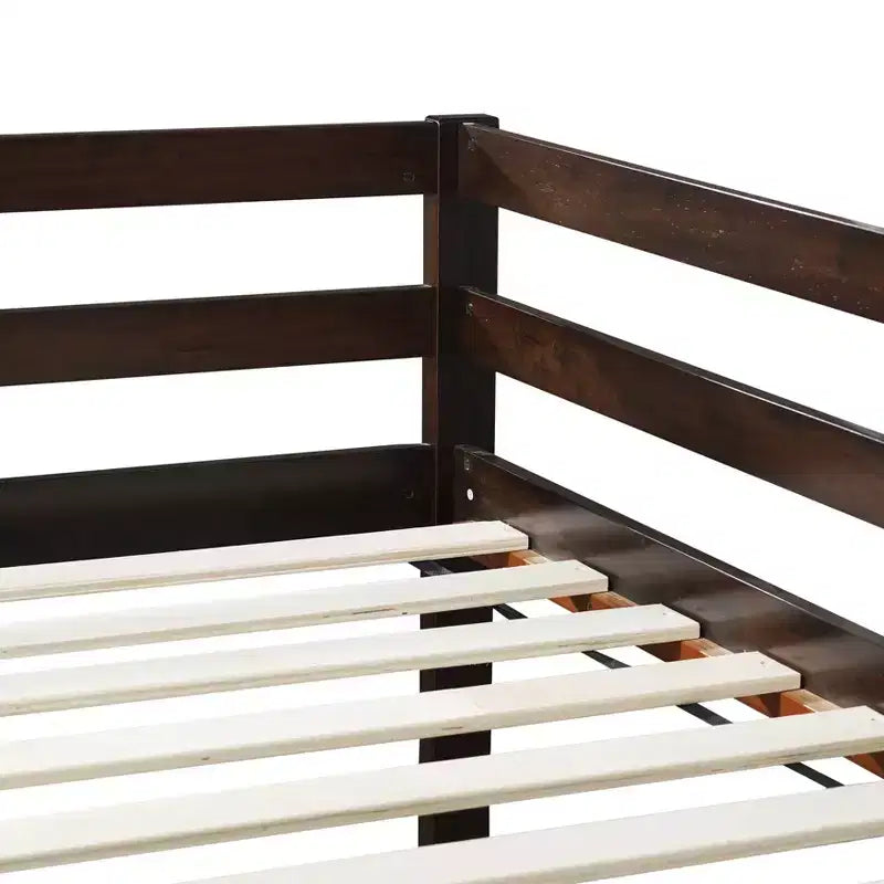 Litera doble de madera maciza con escalera, plataformas superior e inferior con listones reforzados, marrón