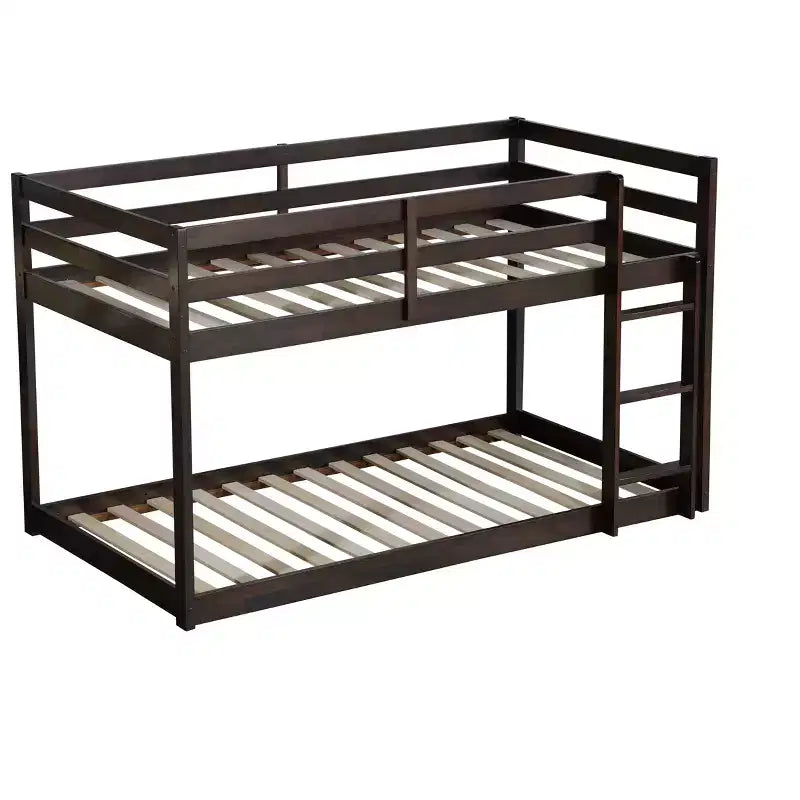 Litera doble de madera maciza con escalera, plataformas superior e inferior con listones reforzados, marrón