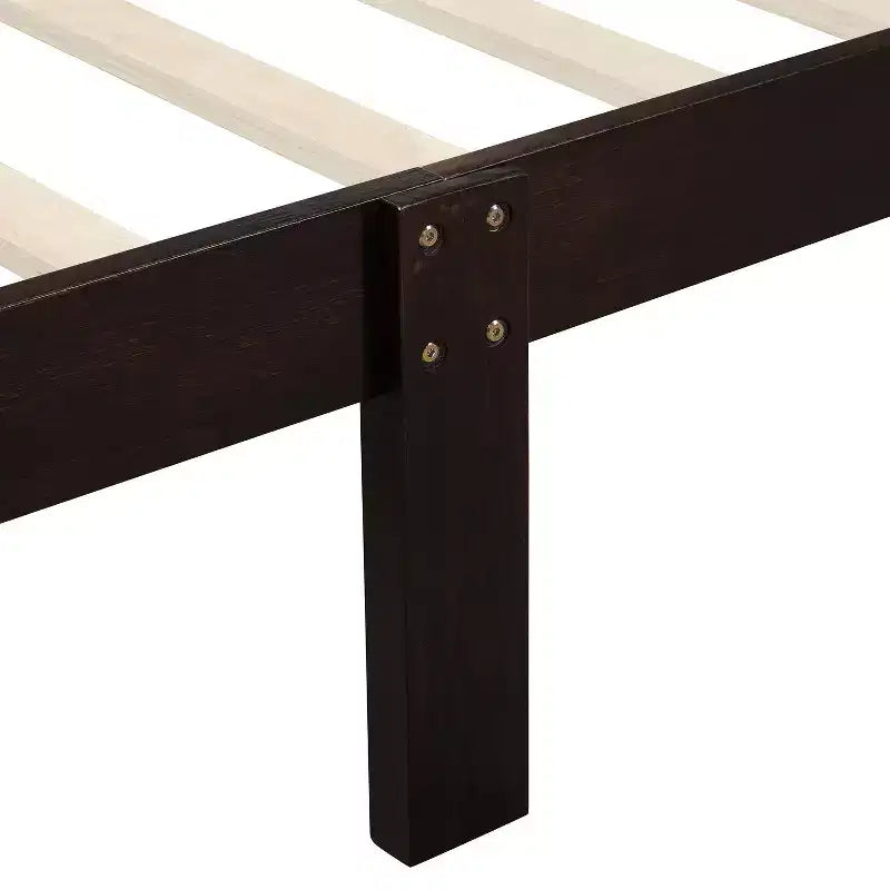 Base de cama de plataforma doble de madera con cabecero, piecero y soporte de listones de madera