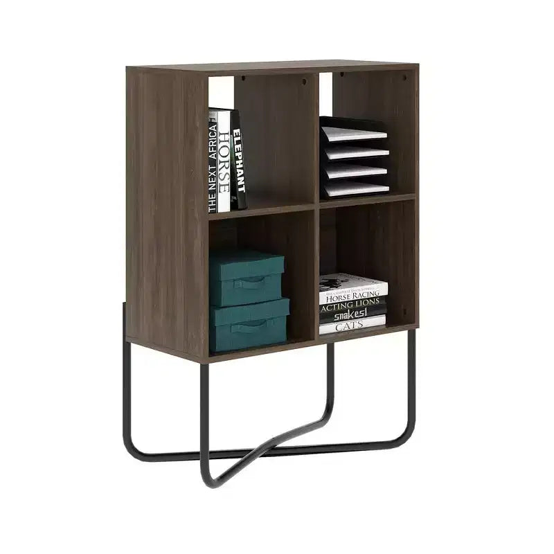 Estantería geométrica de diseño moderno, con 2 niveles de estantes abiertos y cerrados, color nogal y blanco