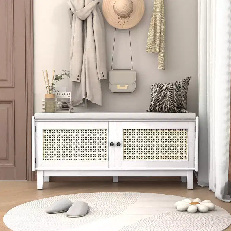 Banco de almacenamiento Boho para entrada, banco de zapatos de madera con cojín y puertas dobles de ratán